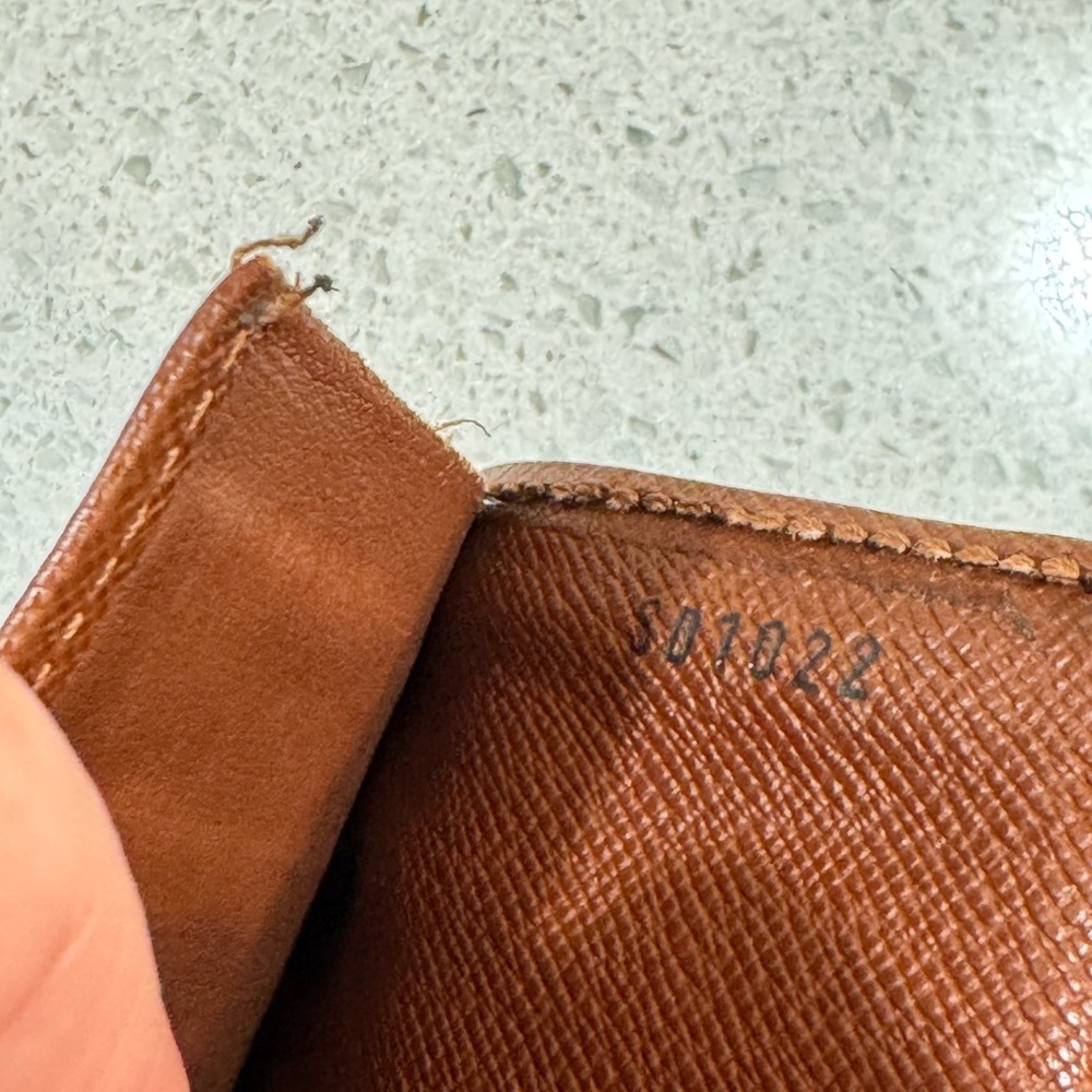 SOLD 🛑 Louis Vuitton Monogram Vintage Wallet - Picture 5 of 7